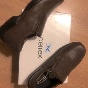 NIB Aetrex slip ons
